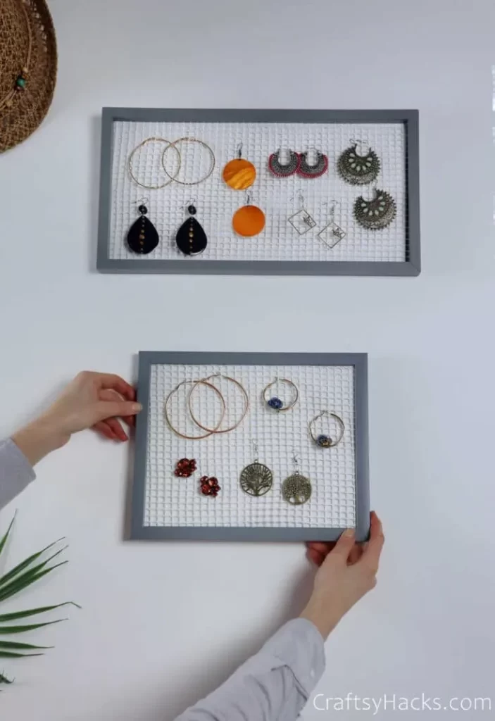 15 Best Small Bedroom Organization Ideas 10 15 Best Small Bedroom Organization Ideas 10 2 Cute Earring Organizer 735x1071.jpg The Old Summers Home Today we're going to look at some small bedroom organization ideas that will have you living large in no time.