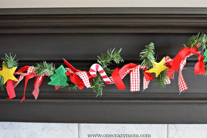 15 DIY Minimalist Christmas Decor on a Budget Ideas 7 Garland up close The Old Summers Home This holiday season, bring hygge into your home with a look that is calm, inviting and understated, and do it without spending a ton of money. From the fresh